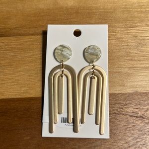 Brand new gold earrings